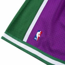 00/01 Mil. Bucks Swingman Short 9 00/01 Mil. Bucks Swingman Short -Daily Fashion 0001 mil bucks swingman short 768164