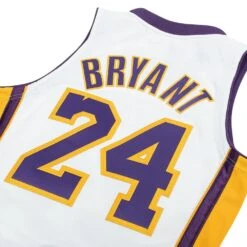 Kobe Bryant 09/10 Auth LA Lakers Jersey | White 11 Kobe Bryant 09/10 Auth LA Lakers Jersey | White -Daily Fashion kobe bryant 0910 auth la lakers jersey white 774554