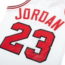 Michael Jordan 91/92 Auth Chi. Bulls Jersey -Daily Fashion michael jordan 9192 auth chi bulls jersey 655255