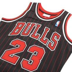 Michael Jordan 95/96 Auth Chi. Bulls Jersey | Pinstriped -Daily Fashion michael jordan 9596 auth chi bulls jersey pinstriped 912399