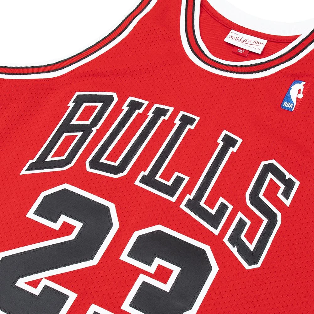 Michael Jordan 97/98 Auth Chicago Bulls Jersey | Red 6 Michael Jordan 97/98 Auth Chicago Bulls Jersey | Red - Image 4