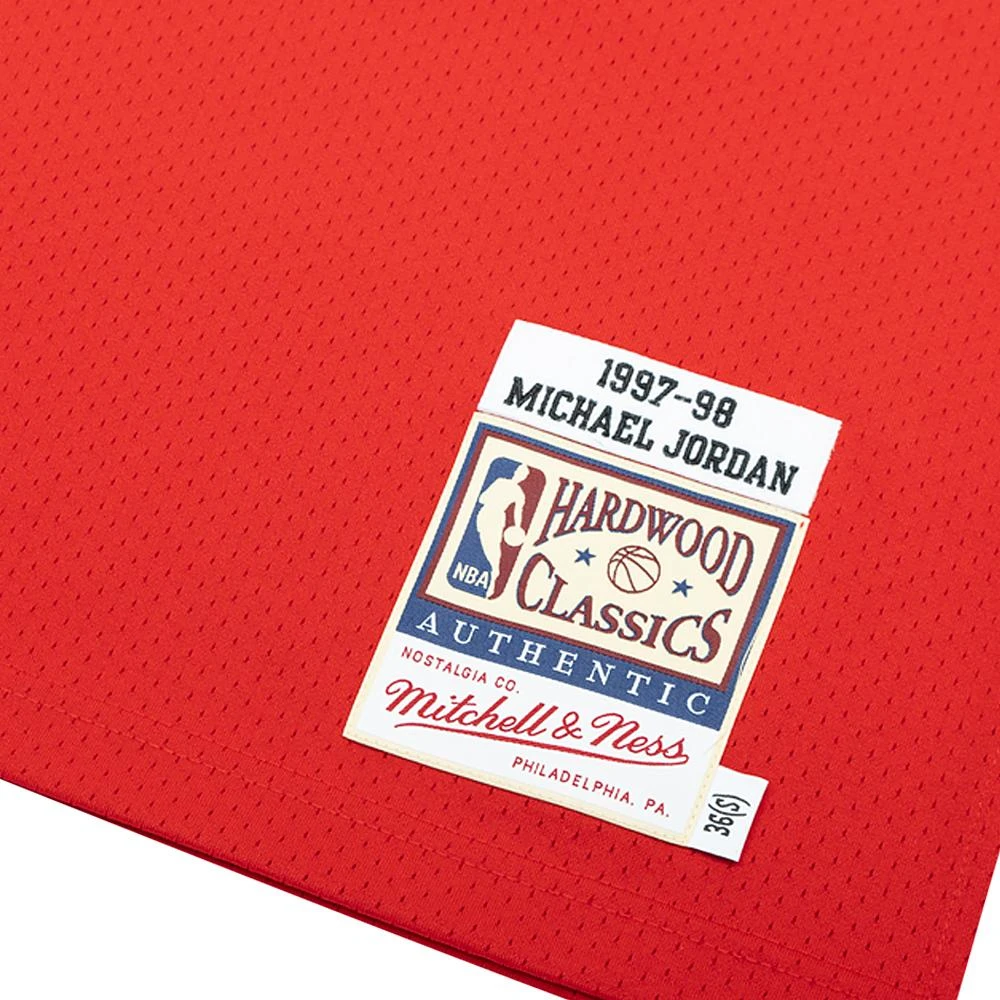 Michael Jordan 97/98 Finals Auth Chi. Bulls Jersey | Red 6 Michael Jordan 97/98 Finals Auth Chi. Bulls Jersey | Red - Image 4
